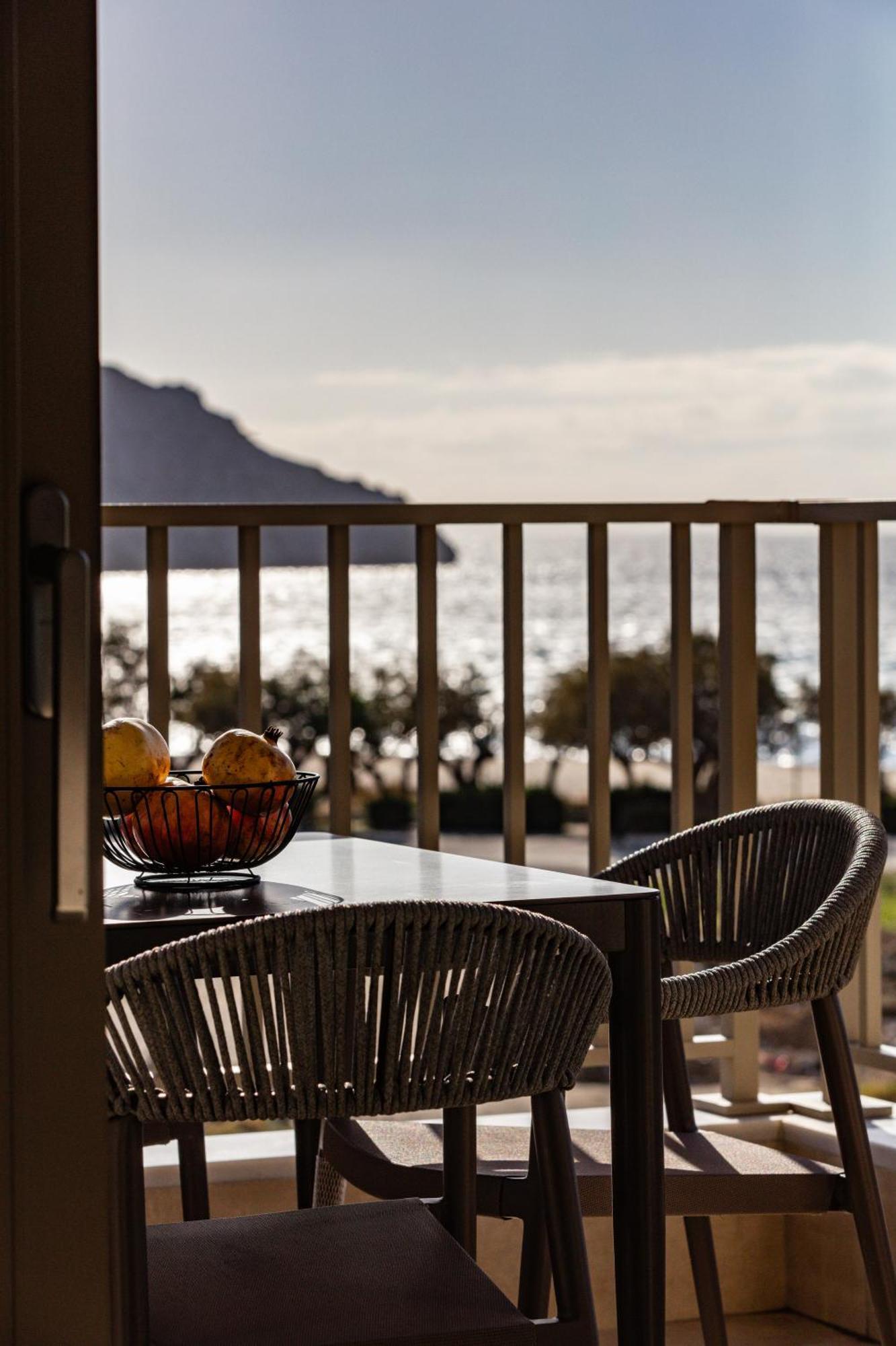 פלאקיאס Ririka Beach Living, New Feel-At-Home Luxury Suites מראה חיצוני תמונה